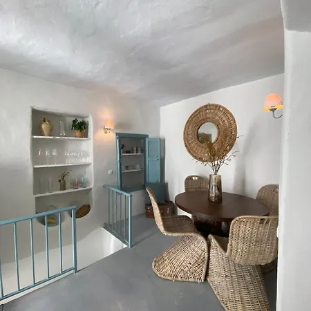 別荘 Village Town House With Sea Views And Roof Terrace